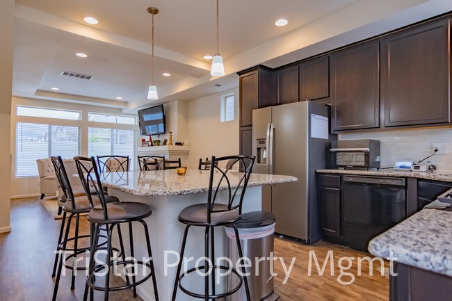 Building Photo - 6137 Ashmore Ln