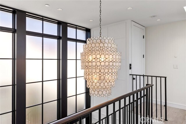 Building Photo - 2428 The Strand