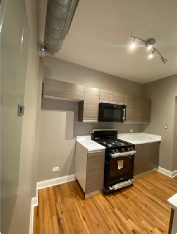 Building Photo - 6236 S King Dr