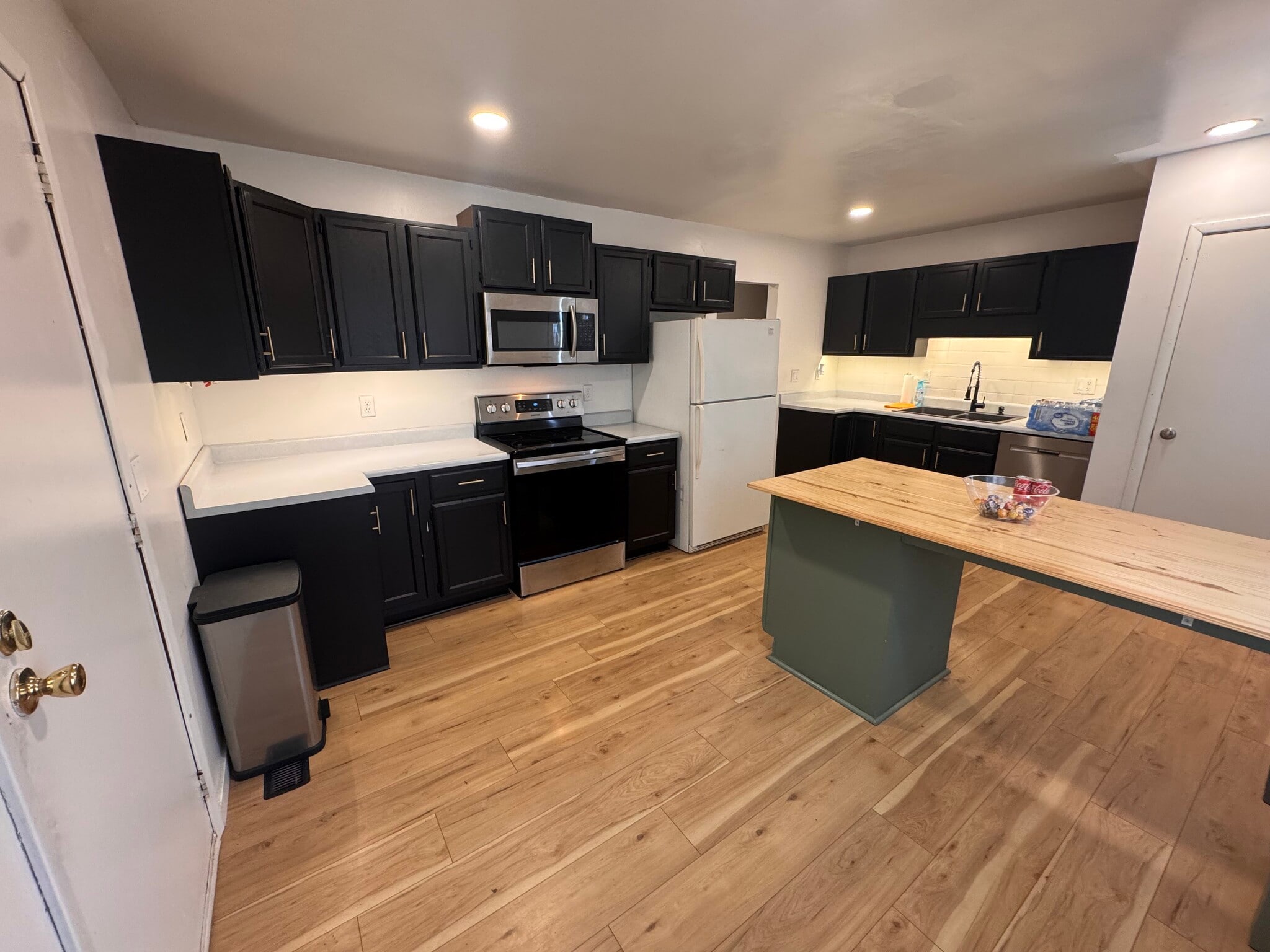 Building Photo - 1207 Sandburg Dr