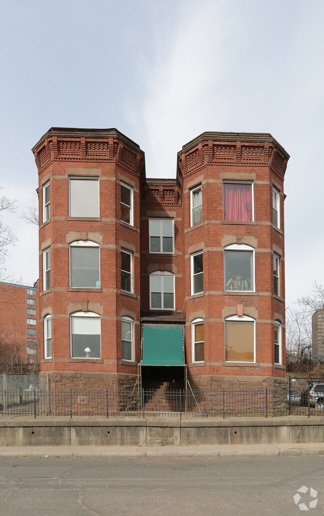 Building Photo - 39 Spring St