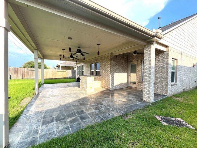 Building Photo - 7419 Pony Creek