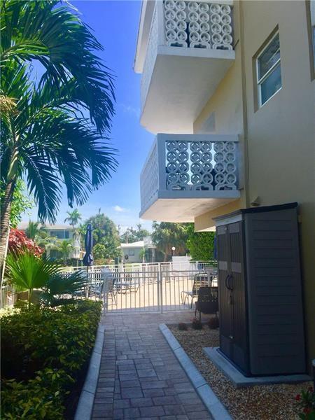Building Photo - 3220 Bayview Dr