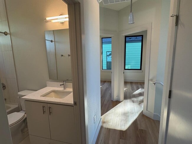 Building Photo - 1133 Walton Ln