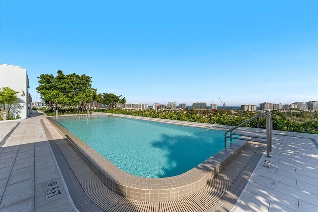 Building Photo - 9201 E Bay Harbor Dr