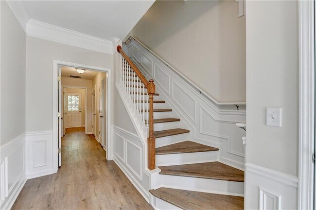 Building Photo - 2026 Merrimont Way