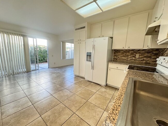 Building Photo - Charming 3 Bedroom in Thousand Oaks