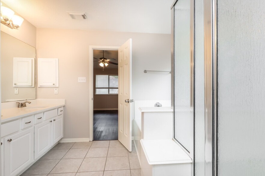 Building Photo - 30 Shimmer Pond Pl
