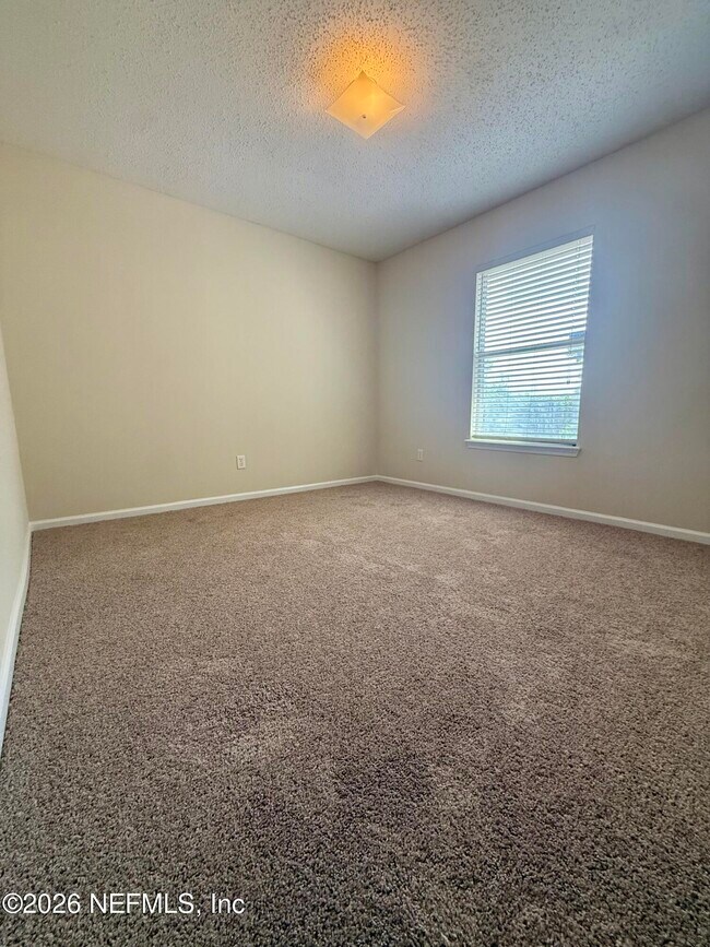 Building Photo - 3150 Highland Grove Dr