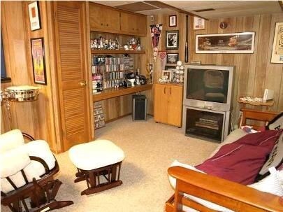 Building Photo - 1932 Houseman Ave NE