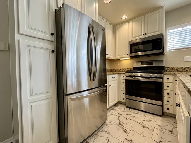 Building Photo - 12604 Carmel Country Rd