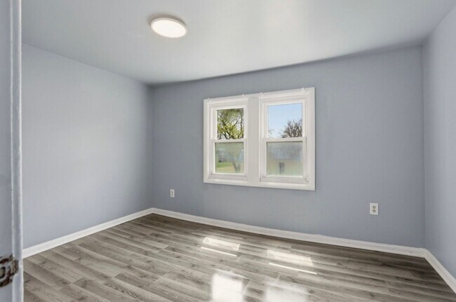 Building Photo - Spacious 4 Bed / 1 Bath Home in Carrollton Township!