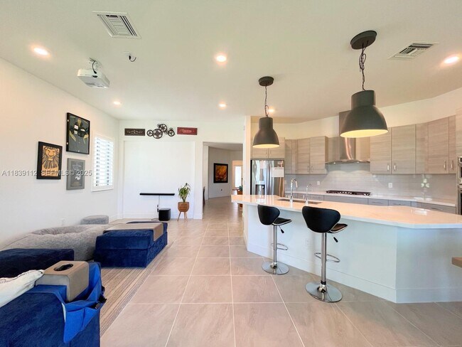 Building Photo - 10711 Aqua Ct