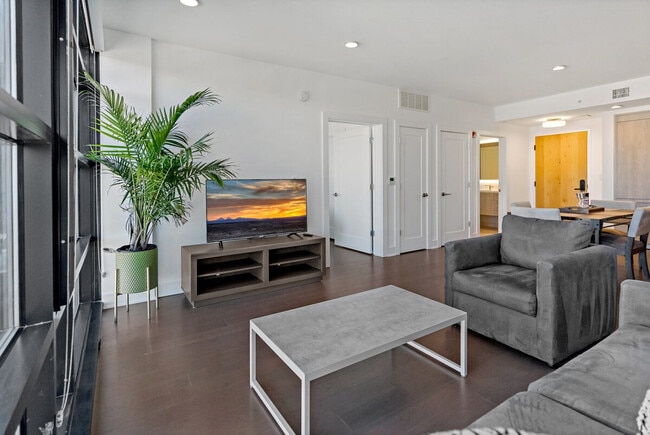 Building Photo - 904 T St NW