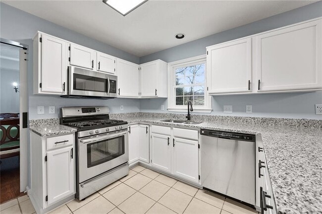 Building Photo - 5375 Taylor Rd