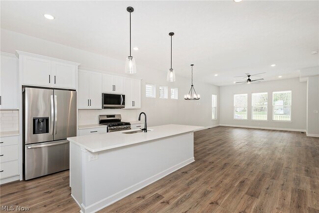 Building Photo - 2240 E 97th St