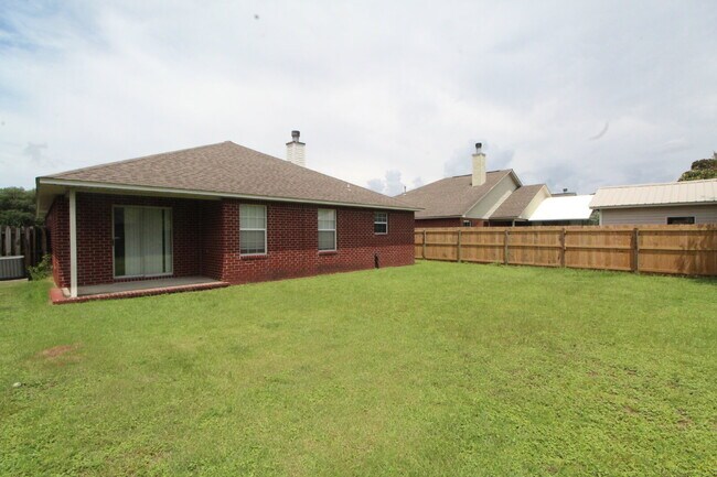 Building Photo - Spacious Southwest Pensacola Home with 2-Car Garage & Fenced Yard – ½ Off First Month’s Rent!