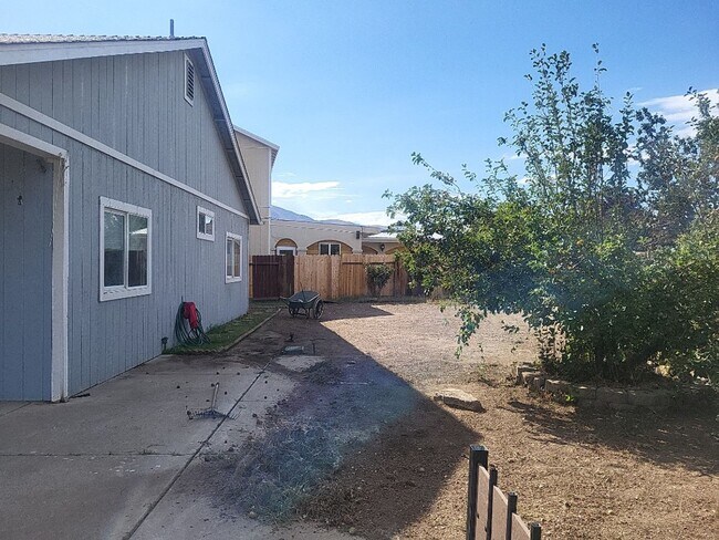 Building Photo - 9955 Sandhaven Ct
