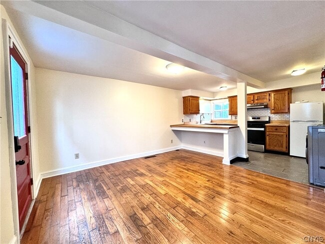 Building Photo - 314 Hawley Ave