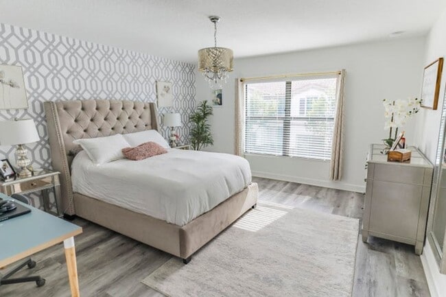 Building Photo - 2025 Sugar Maple Dr