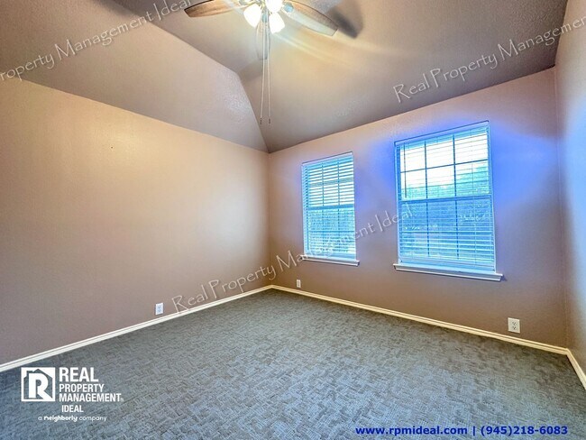 Building Photo - 8801 Vernon Ct