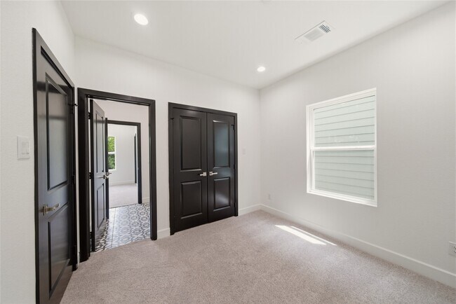 Building Photo - 4441 Gunter St