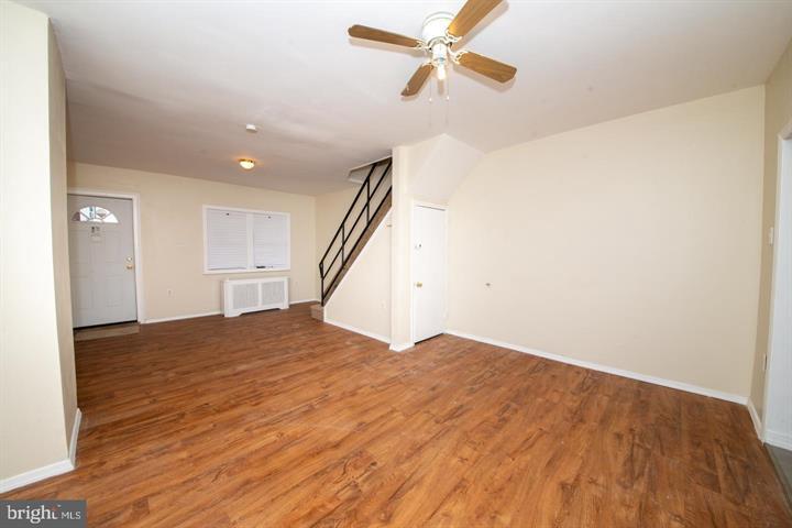 Building Photo - 2061 Wilmot St