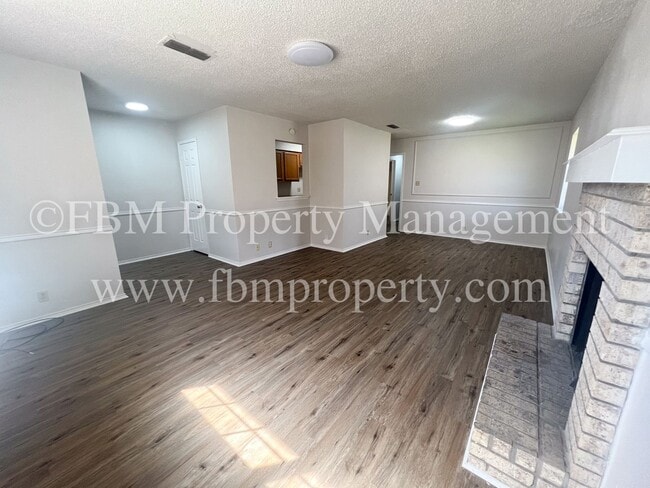 Building Photo - 221 Highland Ave