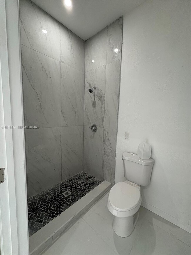 Building Photo - 13485 NE Jacksonville Rd