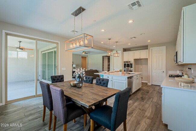 Building Photo - 11628 W Andrew Ln