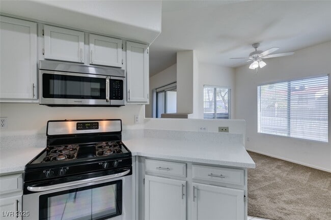 Building Photo - 5525 W Flamingo Rd