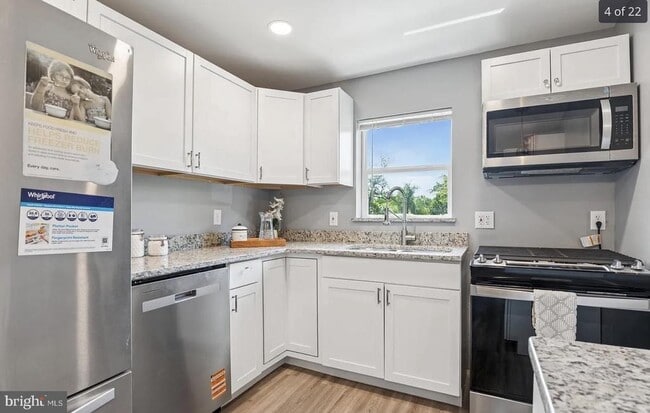 Building Photo - 15 Oakmont Dr
