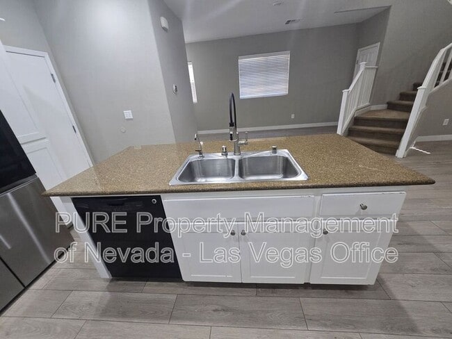 Building Photo - 9389 Black Wolf Ave