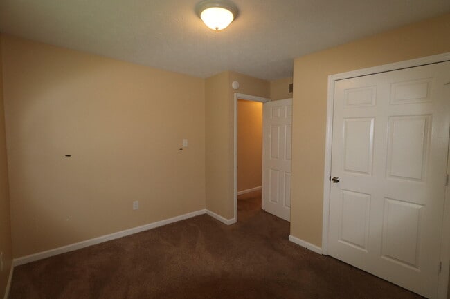 Building Photo - 126 Henry Ct