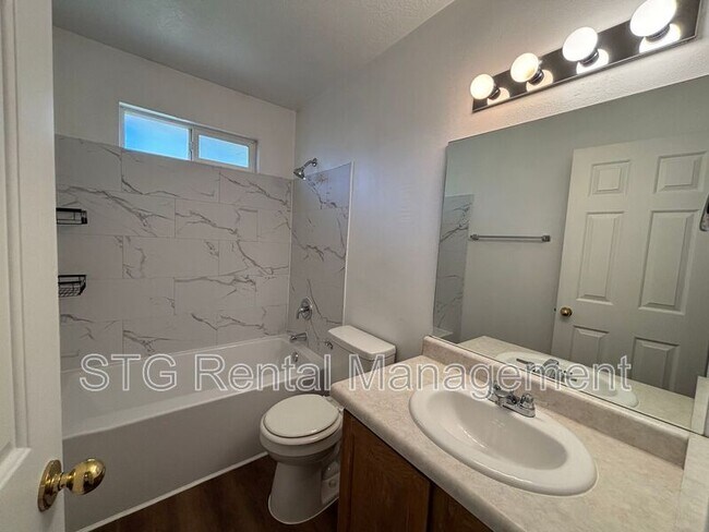 Building Photo - 154 E 100 N