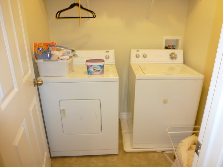 Building Photo - 107 Portland Falls Dr