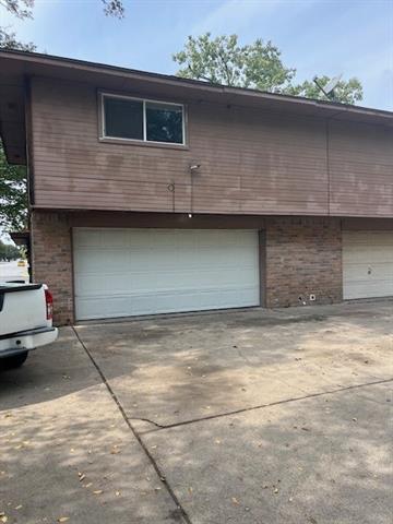 Building Photo - 902 N Nursery Rd