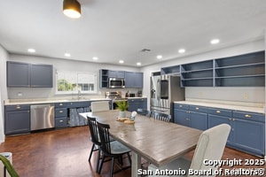 Building Photo - 7314 Raintree Forest