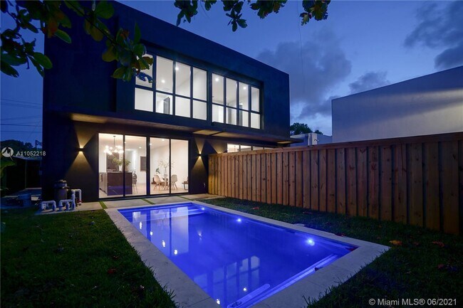 Building Photo - 227 NW 39th St