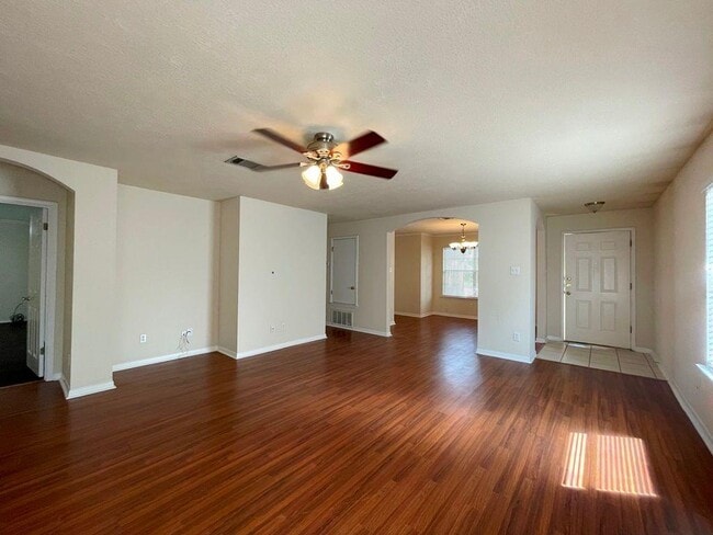 Building Photo - 17500 Dashwood Creek Dr