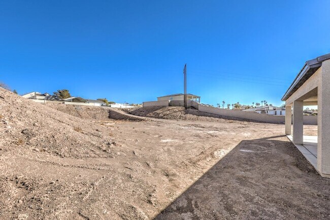 Building Photo - Almost a FULL ACRE - Immediate Move In - Bring Your Horses, Animals, Toys or ?!?