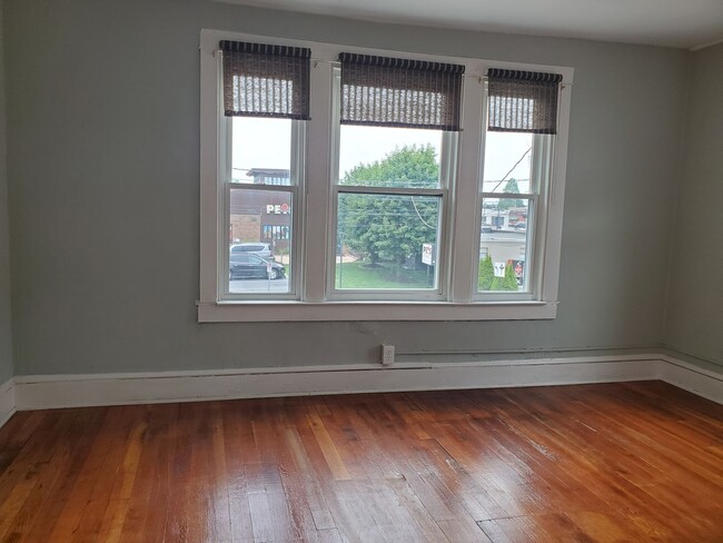 Building Photo - 3 Bedroom, 1 Bath in Manheim Township Scho...