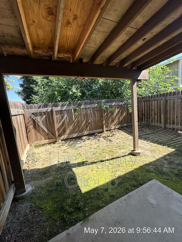 Building Photo - 806 Monarch Cir