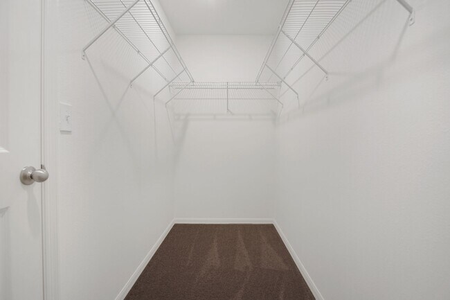 Building Photo - Modern Comfort Meets Convenience