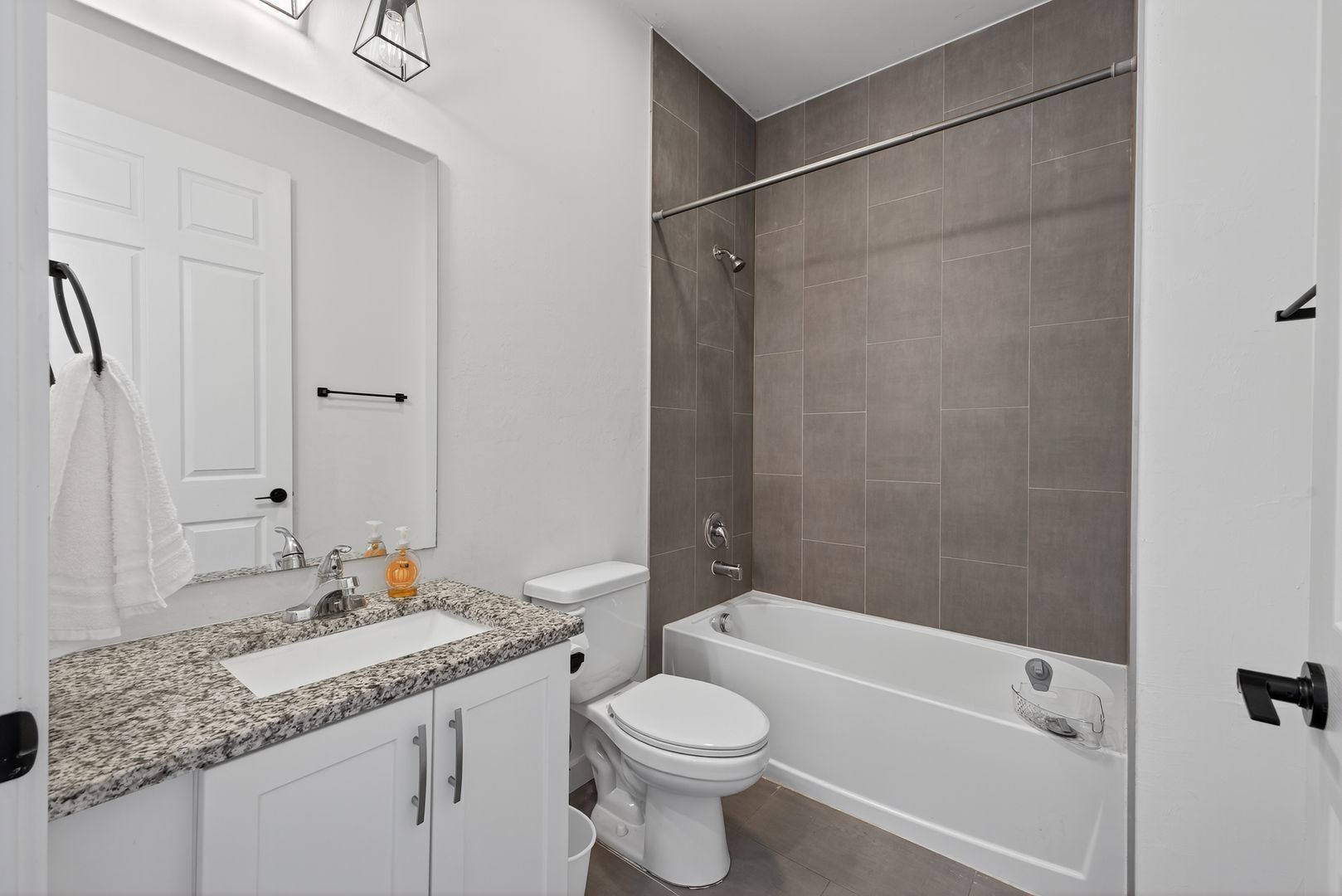 Building Photo - FIRST MONTH FREE!!! 4/2 In NW Cape