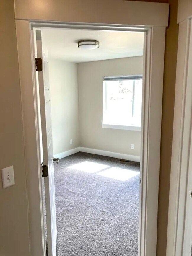 Building Photo - 3267 Cabernet Dr