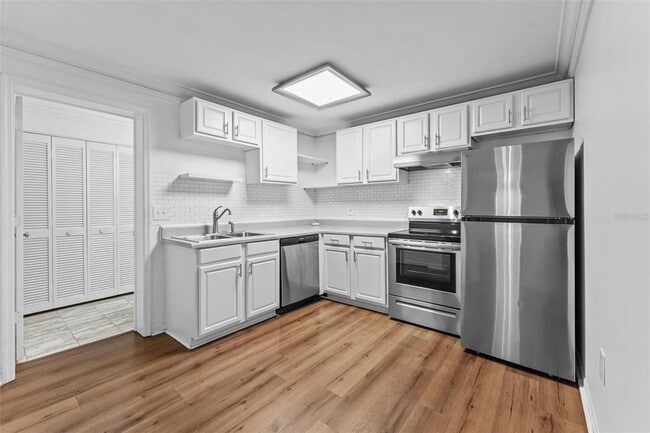 Building Photo - 2002 S Habana Ave