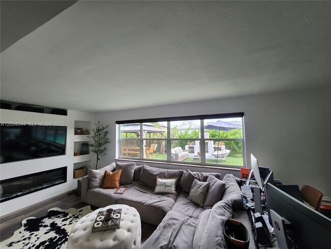 Building Photo - 2251 NW 87th Ter