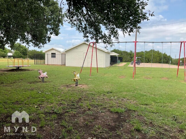 Building Photo - 5736 Lone Star Cir