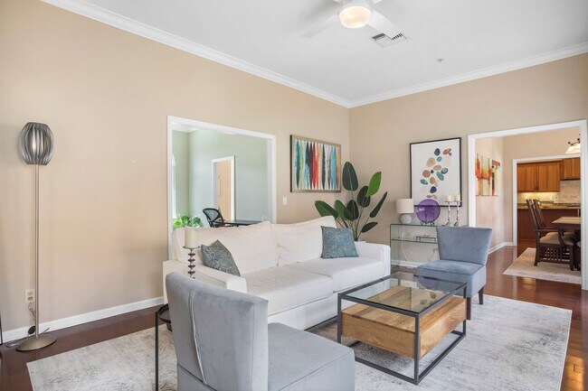 Building Photo - ** OLDE NAPLES ** 3 BED + DEN / 3 BATH - GARAGE - WALK TO BEACH & DOWNTOWN - SHORT TERM RENTAL